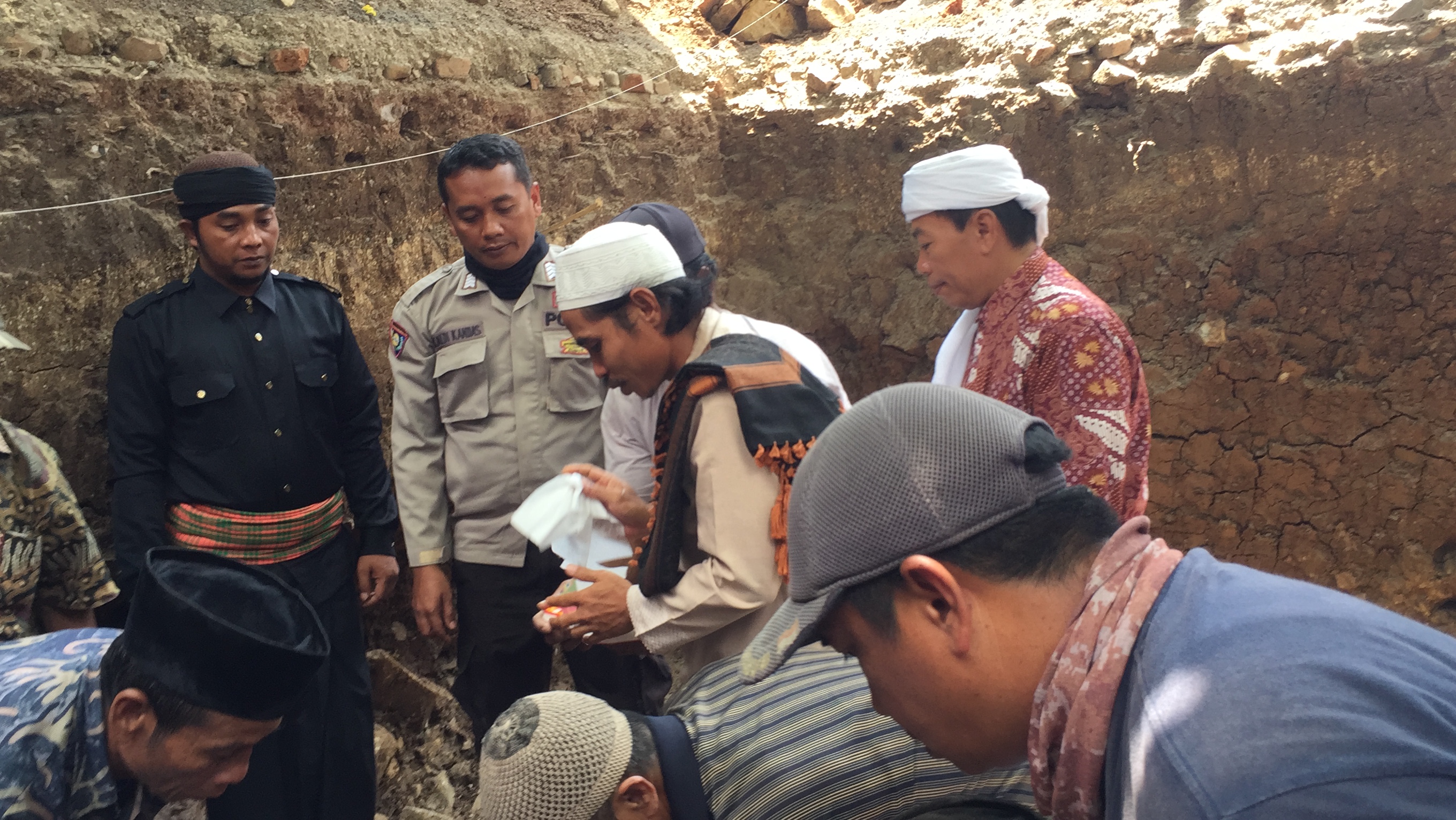 peletakan batu pertama
