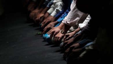 Duduk Tahiyat Akhir Pada Shalat Dua Rakaat